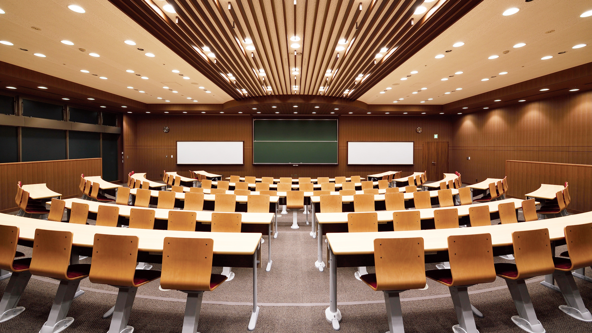 Hitotsubashi University, Chiyoda Campus Lecture Rooms